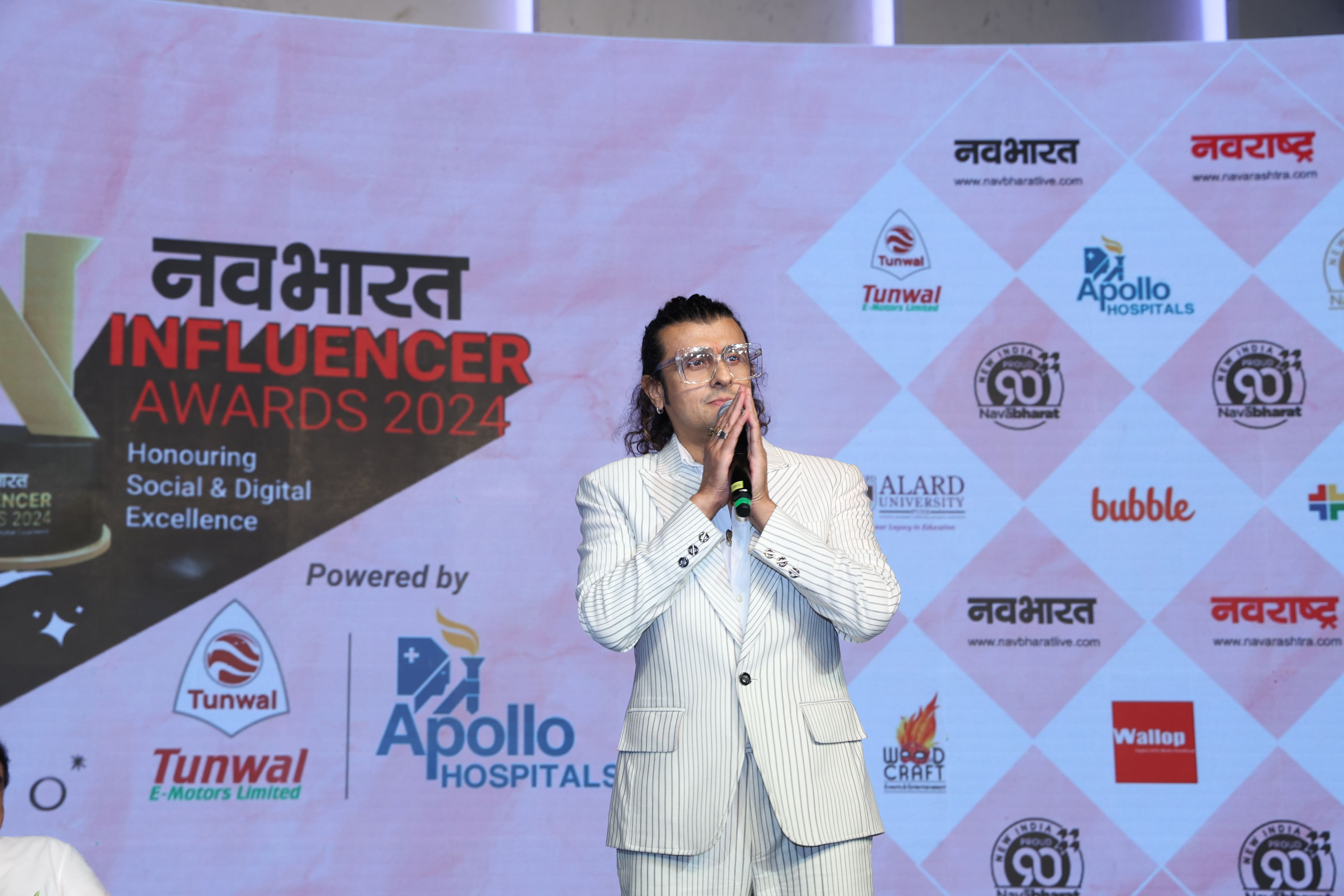 Navabharat
                        Women Achievers Awards